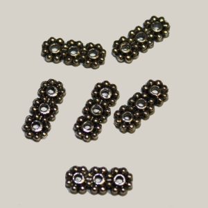 Daisy Spacer Triple Strand 4x10mm (16 per pack)
