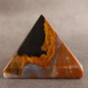 Pyramid - Sardonyx